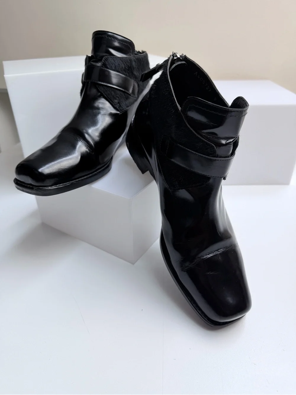Stuart Weitzman Size 9 Negev Jet Mirror Booties Zip Back